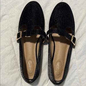 Elegant Black Textured Loafers